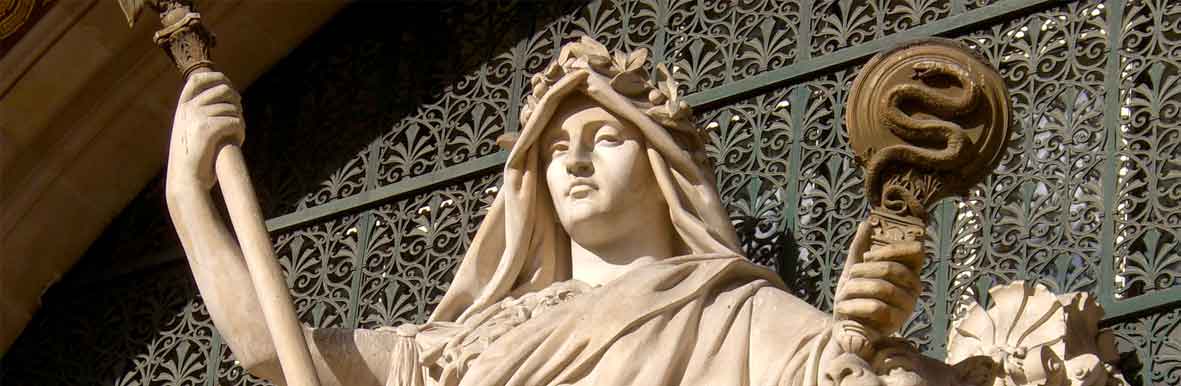 photographie statue de pierre loi