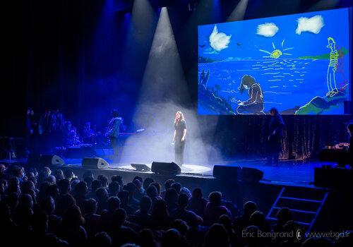 La compagnie NEW improvise une comédie musicale à partir d'une conférence pour la Fête de la science CY Alliance 2022.