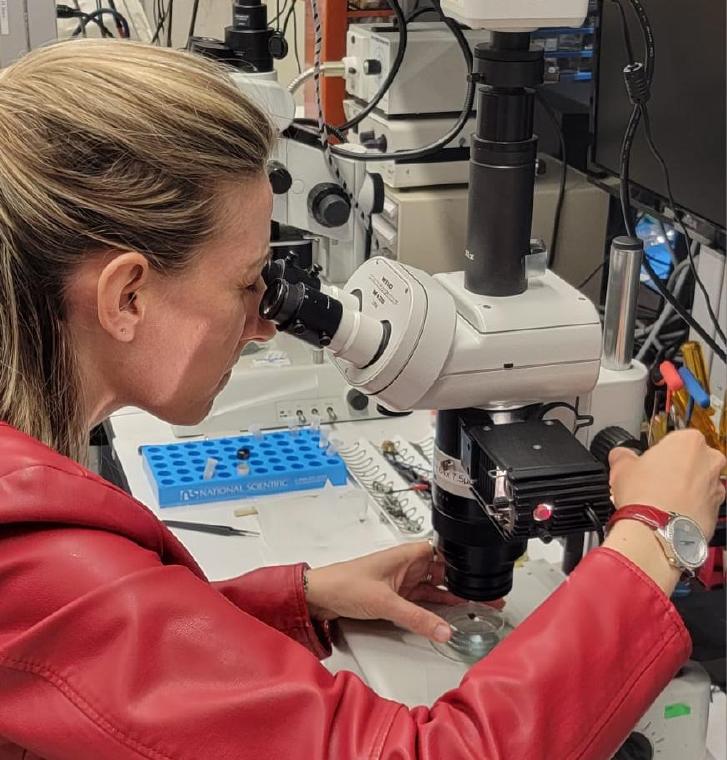 Mary De Feudis, physicienne lauréate d’une bourse de mobilité pour un projet de recherche franco-canadien sur les nanodiamants